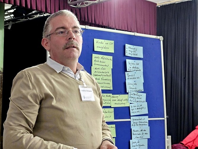 Superintendent Andreas Schwarze beim Treffen der Kirchenr&auml;te (Foto: Evangelischer Kirchenkreis S&uuml;dharz)