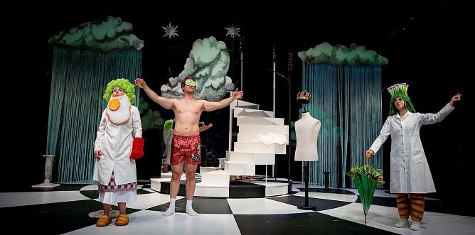 Szenenfoto "Des Kaisers neue Kleider" (Foto: Anke Neugebauer)