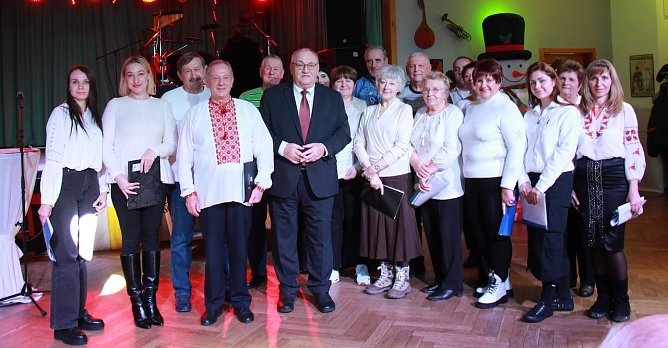 Egon Primas im Krise ukrainischer S&auml;ngerinnen und S&auml;nger (Foto: BdV)