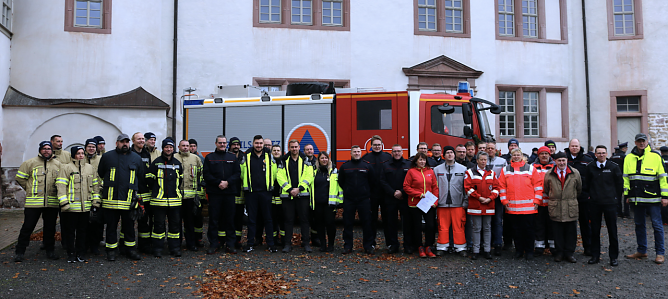Der Hochwasserkatastrophe konnte man im Landkreis auch Dank guter Ausr&uuml;stung ad&auml;quat begegnen (Foto: Pressestelle Landratsamt)
