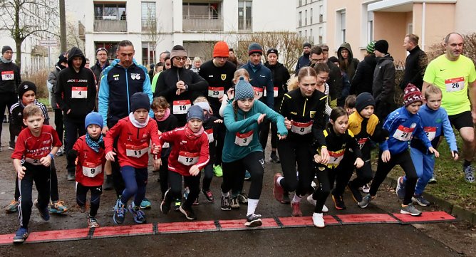 In Nordhausen Nord fiel heute der Startschuss zum 38. Silvesterlauf (Foto: agl) In Nordhausen Nord fiel heute der Startschuss zum 38. Silvesterlauf (Foto: agl)