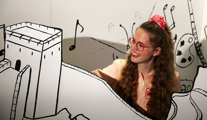 Inszenierungsfoto: Der Junge mit dem längsten Schatten (Foto: TNLOS) Inszenierungsfoto: Der Junge mit dem längsten Schatten (Foto: TNLOS)