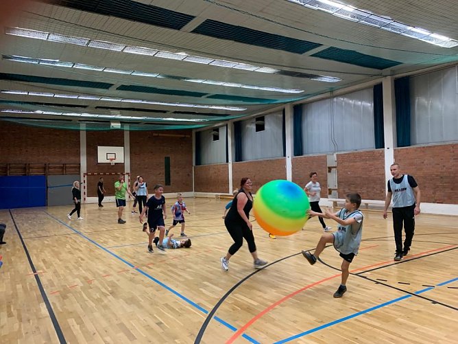 Eltern Kind Spiele (Foto: Diana Kieling) Eltern Kind Spiele (Foto: Diana Kieling)