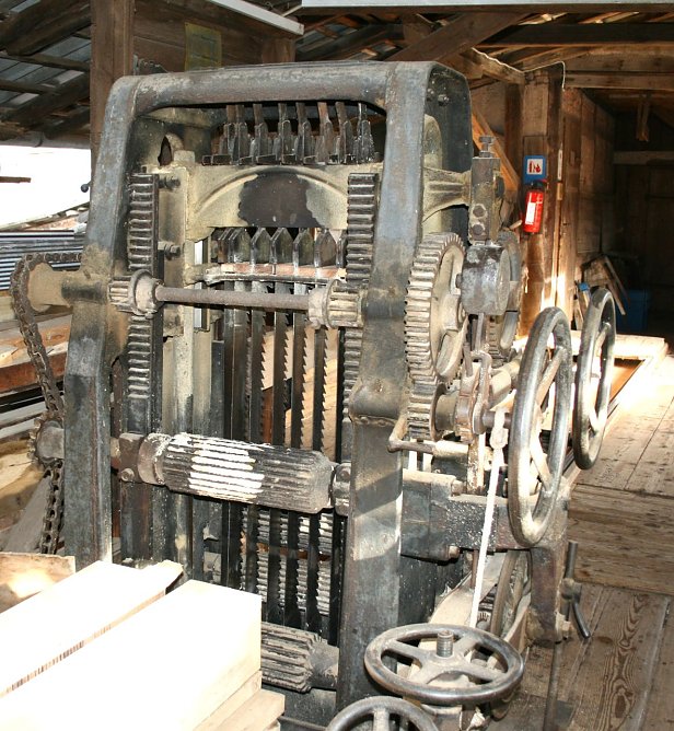 Das Vertikal Vollgatter aus dem Jahr 1922 (Foto: Ulrich Reinboth) Das Vertikal Vollgatter aus dem Jahr 1922 (Foto: Ulrich Reinboth)