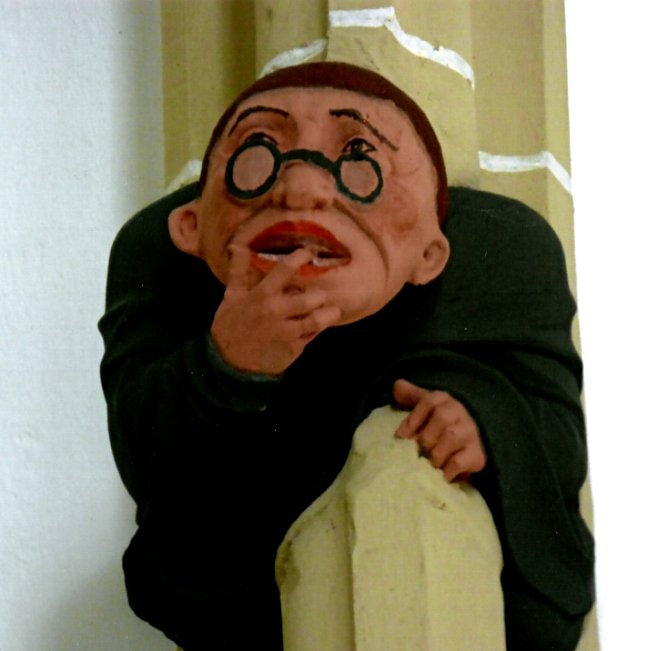 Der "Denkende" im Rippengewölbe (Foto: Heidelore Kneffel) Der "Denkende" im Rippengewölbe (Foto: Heidelore Kneffel)