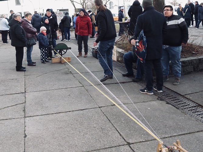 Seilern auf dem Blasiikirchplatz (Foto: Frank Tuschy) Seilern auf dem Blasiikirchplatz (Foto: Frank Tuschy)