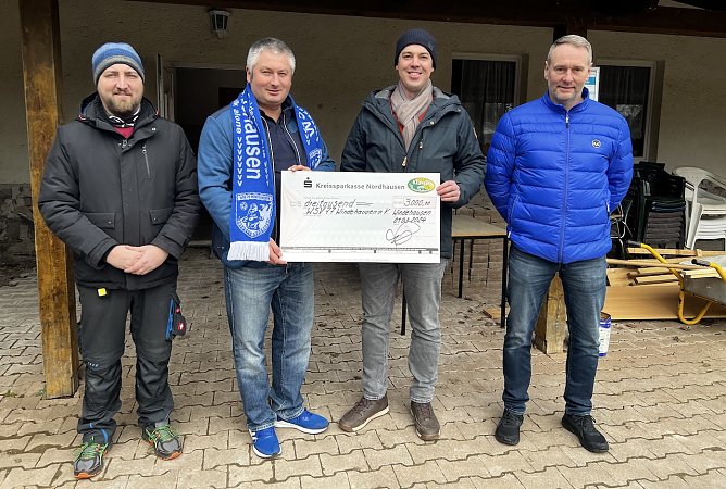 Gro&szlig;z&uuml;gige Spende f&uuml;r die Flutopfer in Windehausen (Foto: Klassik Enduro S&uuml;dharz)