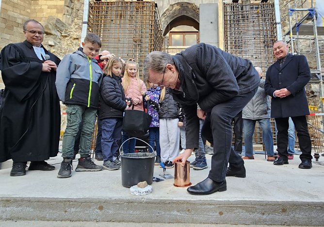 Historische Grundsteinlegung an der Kirche St. Johannis in Ellrich (Foto: Regina Englert)