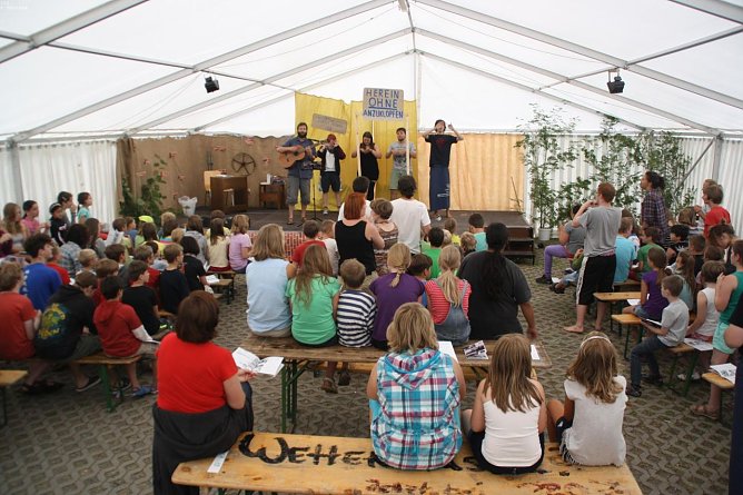 F&uuml;r das KILA Handwerkercamp werden N&auml;gel gesucht (Foto: Frank Tuschy)