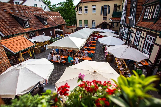 Hofmarkt in der Traditionsbrennerei (Foto: Echte Nordh&auml;user Traditionsbrennerei)