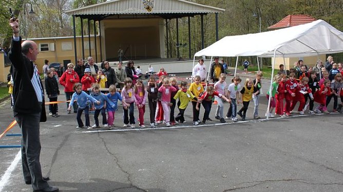 Startschuss durch Landrat Claus (Foto: J. Piper) Startschuss durch Landrat Claus (Foto: J. Piper)