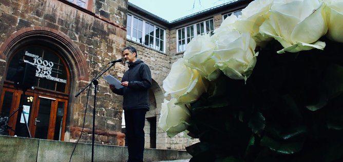 Gedenken an die Zerst&ouml;rung Nordhausens im zweiten Weltkrieg vor dem Rathaus (Foto: agl)