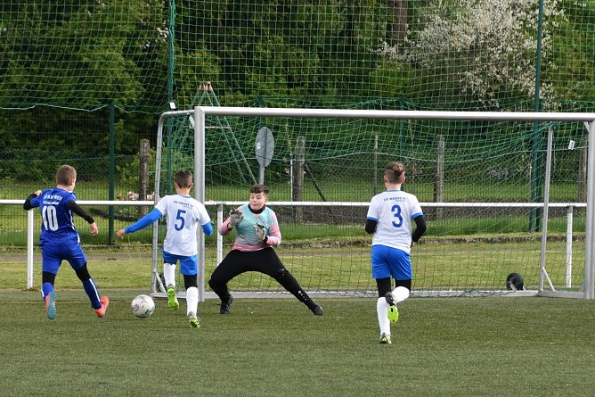 Mit Kantersieg zur Tabellenführung (Foto: Claudia Mißbach) Mit Kantersieg zur Tabellenführung (Foto: Claudia Mißbach)