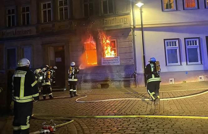 Brand heute Nacht in der Bleicher&ouml;der Hauptstra&szlig;e (Foto: S.Dietzel)