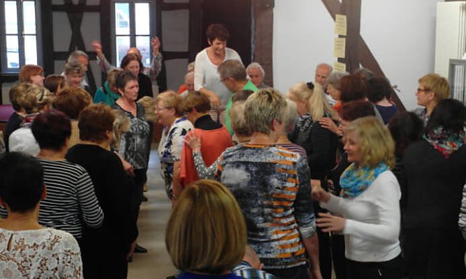 Lachyoga im Tabakspeicher (Foto: Stadtverwaltung Nordhausen )