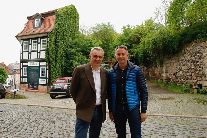Gunnar Reuter und Alf Grabinsky vor der Münzgasse und dem Felix (Foto: agl) Gunnar Reuter und Alf Grabinsky vor der Münzgasse und dem Felix (Foto: agl)