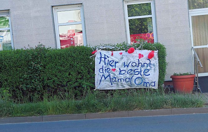 Deutliche Bekenntnisse zum Muttertag (Foto: Peter Blei)