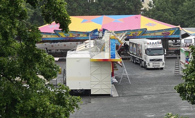 Aufbau für den Frühjahrsjahrmarkt auf dem Nordhäuser Bebelplatz (Foto: P.Blei) Aufbau für den Frühjahrsjahrmarkt auf dem Nordhäuser Bebelplatz (Foto: P.Blei)