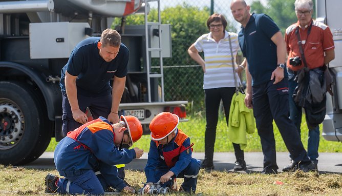 Jugendfeuerwehr feierte Jubiläum (Foto: S.Tetztel) Jugendfeuerwehr feierte Jubiläum (Foto: S.Tetztel)