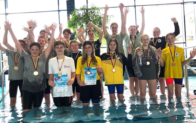 Humboldtianer erfolgreich beim Landesfinale Schwimmen (Foto: T.Lattermann) Humboldtianer erfolgreich beim Landesfinale Schwimmen (Foto: T.Lattermann)