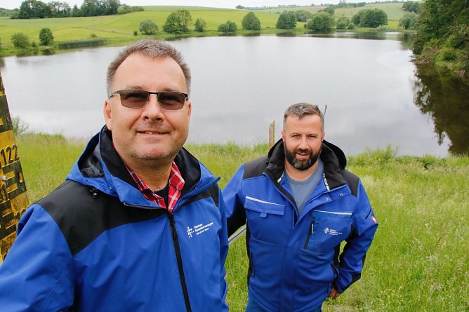Detlef Hogh und Tim Sourell kümmern sich um das Wohl der Iberg-Talsperre (Foto: agl) Detlef Hogh und Tim Sourell kümmern sich um das Wohl der Iberg-Talsperre (Foto: agl)
