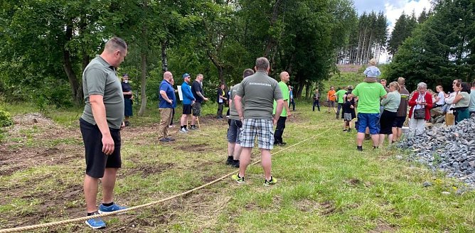 Tauziehen in Rothes&uuml;tte (Foto: privat)