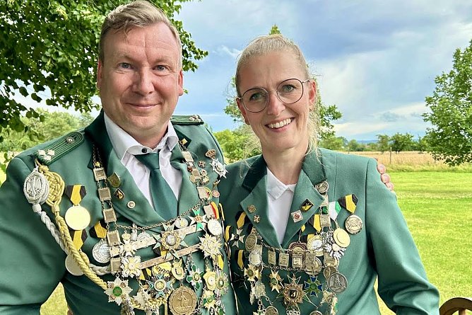 Königspaar der Schützen 2024:Torsten Karch und Aileen Borack (Foto: Schützenkompanie 1420) Königspaar der Schützen 2024:Torsten Karch und Aileen Borack (Foto: Schützenkompanie 1420)
