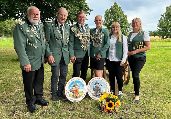 Der Hofstaat der Schützenkompanie (Foto: Schützenkompanie 1420) Der Hofstaat der Schützenkompanie (Foto: Schützenkompanie 1420)