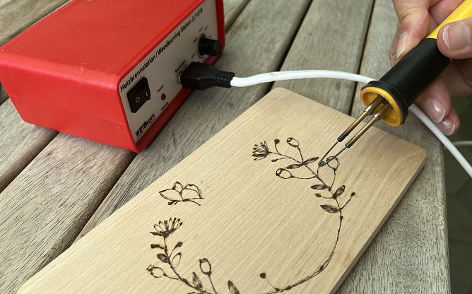 Brandmalerei im KILA am Freitag (Foto: F.Tuschy) Brandmalerei im KILA am Freitag (Foto: F.Tuschy)