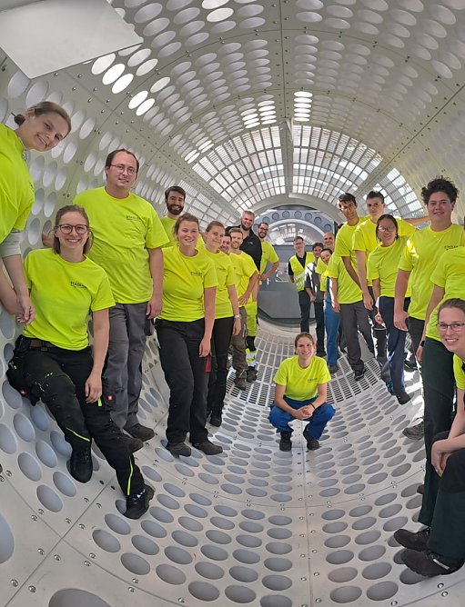 Einweisung der Teilnehmer und Gruppenbild aus dem letzten Jahr (Foto: HSN) Einweisung der Teilnehmer und Gruppenbild aus dem letzten Jahr (Foto: HSN)