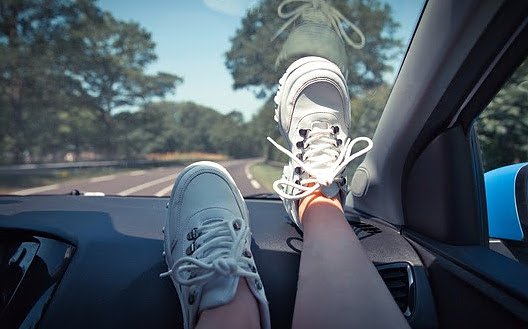 Richtiges Schuhwerk und Sitzposition nicht untersch&auml;tzen (Foto: ADAC)