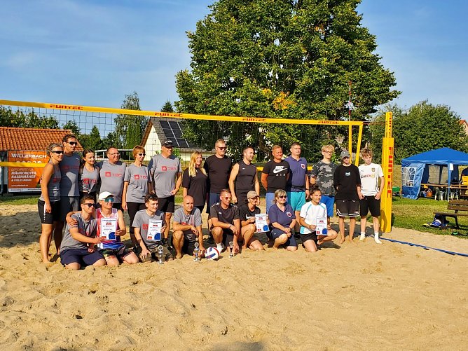 Volleyball kann man in Görsbach seit Kurzem auch im Sand spielen (Foto: Andrea Schröder) Volleyball kann man in Görsbach seit Kurzem auch im Sand spielen (Foto: Andrea Schröder)
