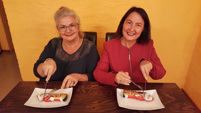 Anja Eisner und Susanne Hinsching zerlegen wieder den allj&auml;hrlichen Weihnachtsstress (Foto: Hinsching)