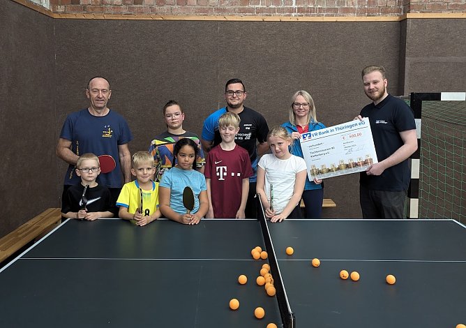 Spendenübergabe (Foto: TTV Klettenberg) Spendenübergabe (Foto: TTV Klettenberg)