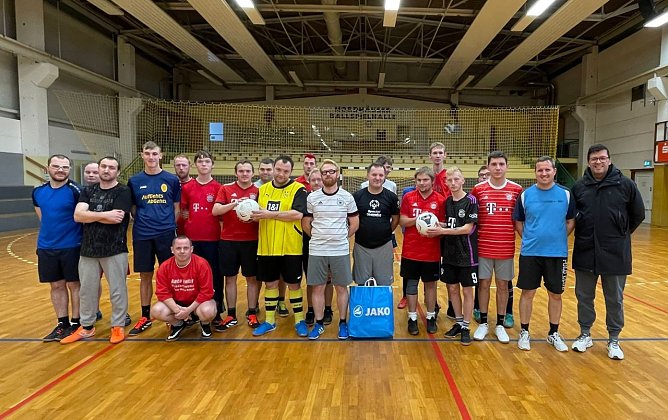 &Uuml;berraschung f&uuml;r die Fu&szlig;baller der Nordth&uuml;ringer Lebenshilfe (Foto: Nordth&uuml;ringer Lebenshilfe)