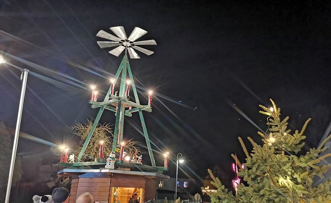 Herrmannsacker l&auml;dt am Wochenende zum Weihnachtsmarkt (Foto: Weihnachtsmarktinitiative Herrmannsacker)