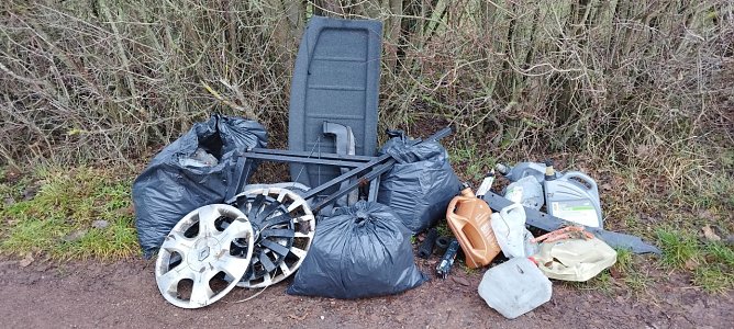 Zwischen Neustadt und Buchholz kam einiges an M&uuml;ll zusammen (Foto: F&ouml;rderverein Waldbad Neustadt)