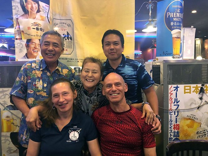 Cheftrainer Frank Pelny zu Besuch bei Großmeister Tamayose Hidemi (Foto: Karate Do Kwai) Cheftrainer Frank Pelny zu Besuch bei Großmeister Tamayose Hidemi (Foto: Karate Do Kwai)