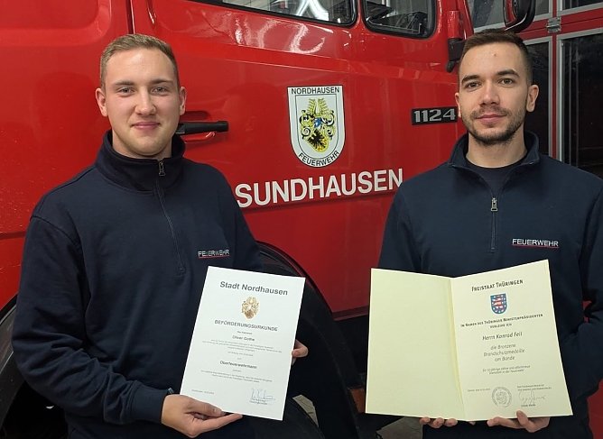 Ausbildung und Auszeichnung in der Feuerwehr Sundhausen (Foto: Stadtverwaltung Nordhausen) Ausbildung und Auszeichnung in der Feuerwehr Sundhausen (Foto: Stadtverwaltung Nordhausen)