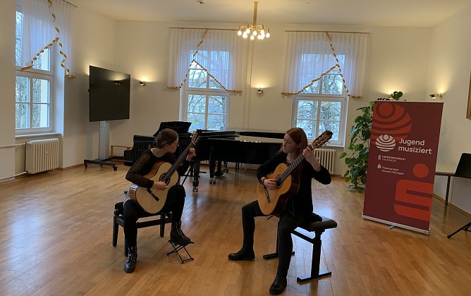 Sofia Wolf und Helene Müller beim Auftritt (Foto: D.Heise) Sofia Wolf und Helene Müller beim Auftritt (Foto: D.Heise)