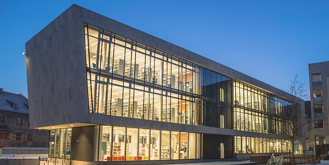 In der Stadtbibliothek wartet man im ersten Halbjahr wieder mit vielen Lesungen und Veranstaltungen auf (Foto: Vincent Eisfeld, Nordhausen-Wiki))