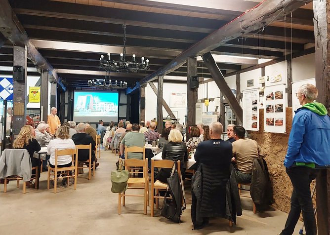 Versammlung des Geschichts- und Altertumsvereins (Foto: Geschichts- und Altertumsverein) Versammlung des Geschichts- und Altertumsvereins (Foto: Geschichts- und Altertumsverein)