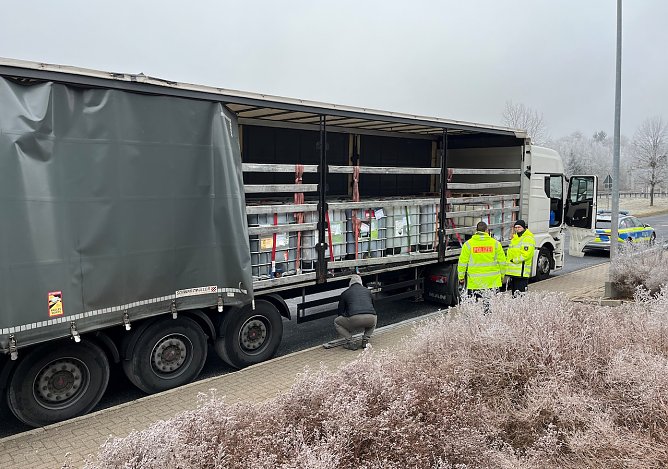 Autobahnpolizei stoppte Giftmülltransport (Foto: Autobahnpolizei) Autobahnpolizei stoppte Giftmülltransport (Foto: Autobahnpolizei)