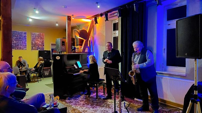 Jazz und Swing und Cocktails (Foto: S. Schr&ouml;der)