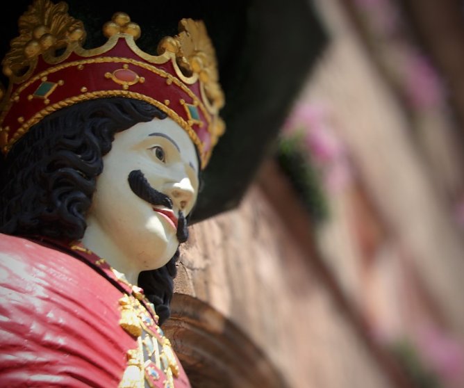 Roland vor dem Nordhäuser Rathaus (Foto: ©Stadtverwaltung Nordhausen) Roland vor dem Nordhäuser Rathaus (Foto: ©Stadtverwaltung Nordhausen)