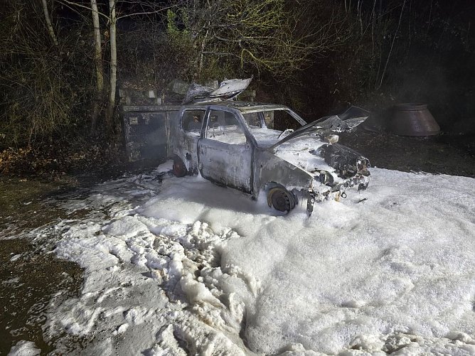 Ausgebrannter Fiat in Bleicherode (Foto: S. Dietzel) Ausgebrannter Fiat in Bleicherode (Foto: S. Dietzel)