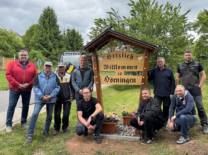 Neue Willkommensschilder in Hörningen (Foto: Stadtverwaltung Nordhausen) Neue Willkommensschilder in Hörningen (Foto: Stadtverwaltung Nordhausen)