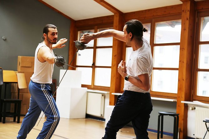Kampfchoreograf Jean-Loup Fourure bringt f&uuml;r "Zorro" die n&ouml;tige Dramatik auf die B&uuml;hne (Foto: Theater Nordhausen)