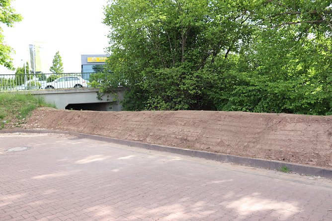 Sanierung Böschung am Roßmannsbach (Höhe Baumarkt) (Foto: ©Stadtverwaltung Nordhausen ) Sanierung Böschung am Roßmannsbach (Höhe Baumarkt) (Foto: ©Stadtverwaltung Nordhausen )
