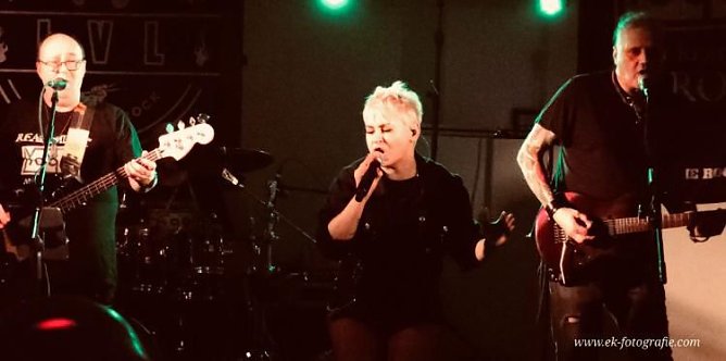 "Yoga on the Rocks" spielen demnächst im Großwechsungen (Foto: Anja Apel) "Yoga on the Rocks" spielen demnächst im Großwechsungen (Foto: Anja Apel)